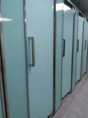 揭陽學(xué)校衛(wèi)生間隔斷堅固* 公共衛(wèi)生間隔斷量身定制